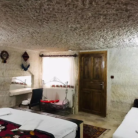 Seven Rock Cave Hostel Göreme