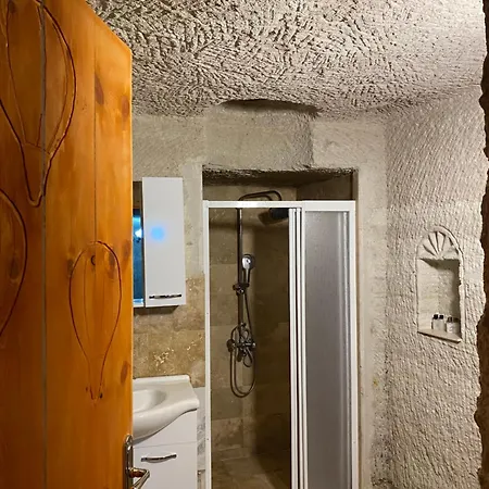 Hostel Seven Rock Cave *