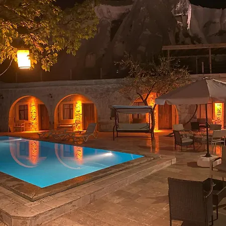 Проживання в сім'ї Seven Rock Cave Гьореме