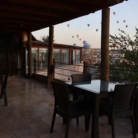 Seven Rock Cave Hostel *