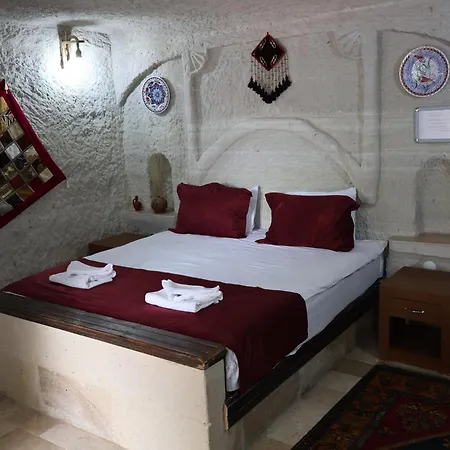 Seven Rock Cave Hostel *