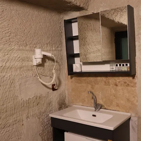 Seven Rock Cave Проживання в сім'ї Гьореме