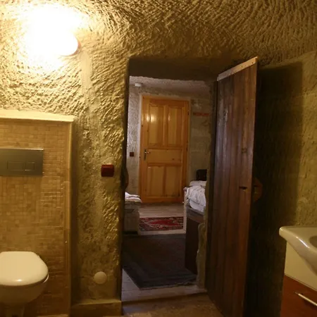 Проживання в сім'ї Seven Rock Cave *