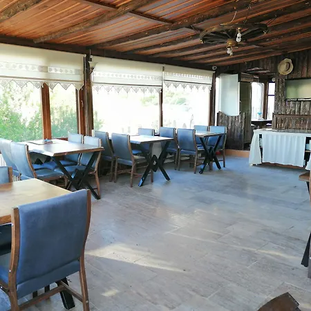 Seven Rock Cave Проживання в сім'ї