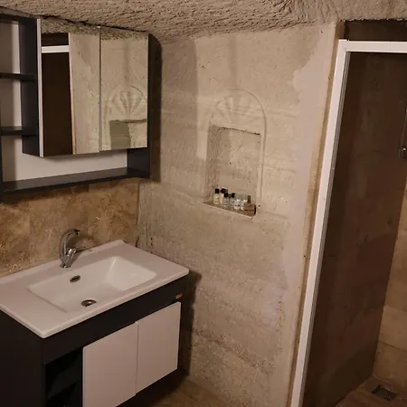 Seven Rock Cave * Γκόρεμε