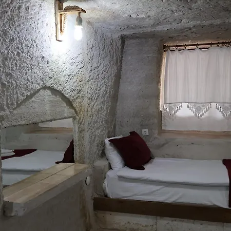 Seven Rock Cave Γκόρεμε