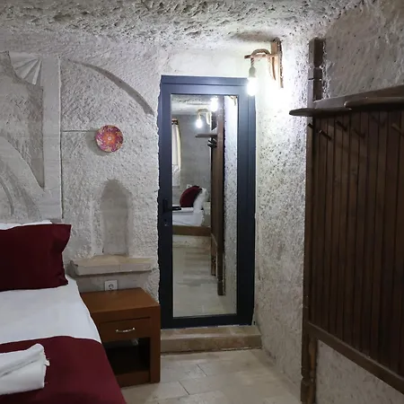 Seven Rock Cave Γκόρεμε