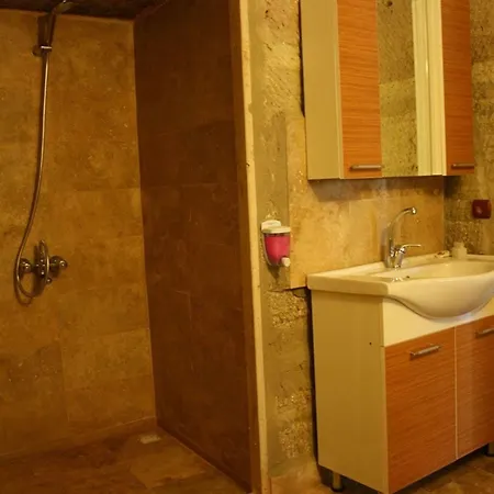 Seven Rock Cave Проживання в сім'ї *