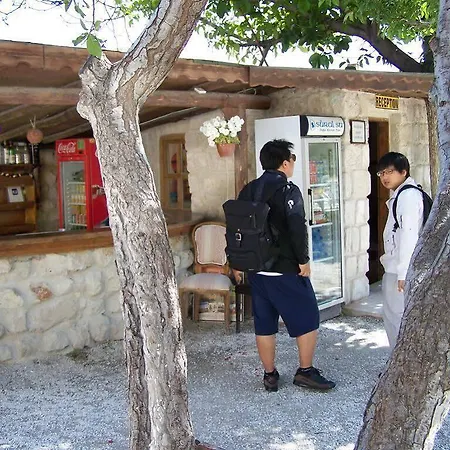 Seven Rock Cave Проживання в сім'ї Гьореме