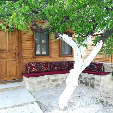 Seven Rock Cave Проживання в сім'ї *