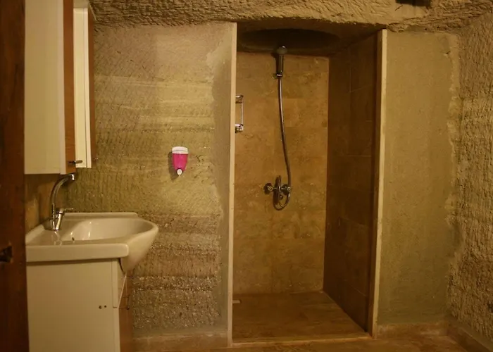 Seven Rock Cave Γκόρεμε