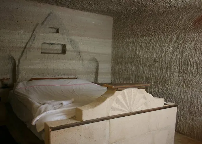 Seven Rock Cave Γκόρεμε